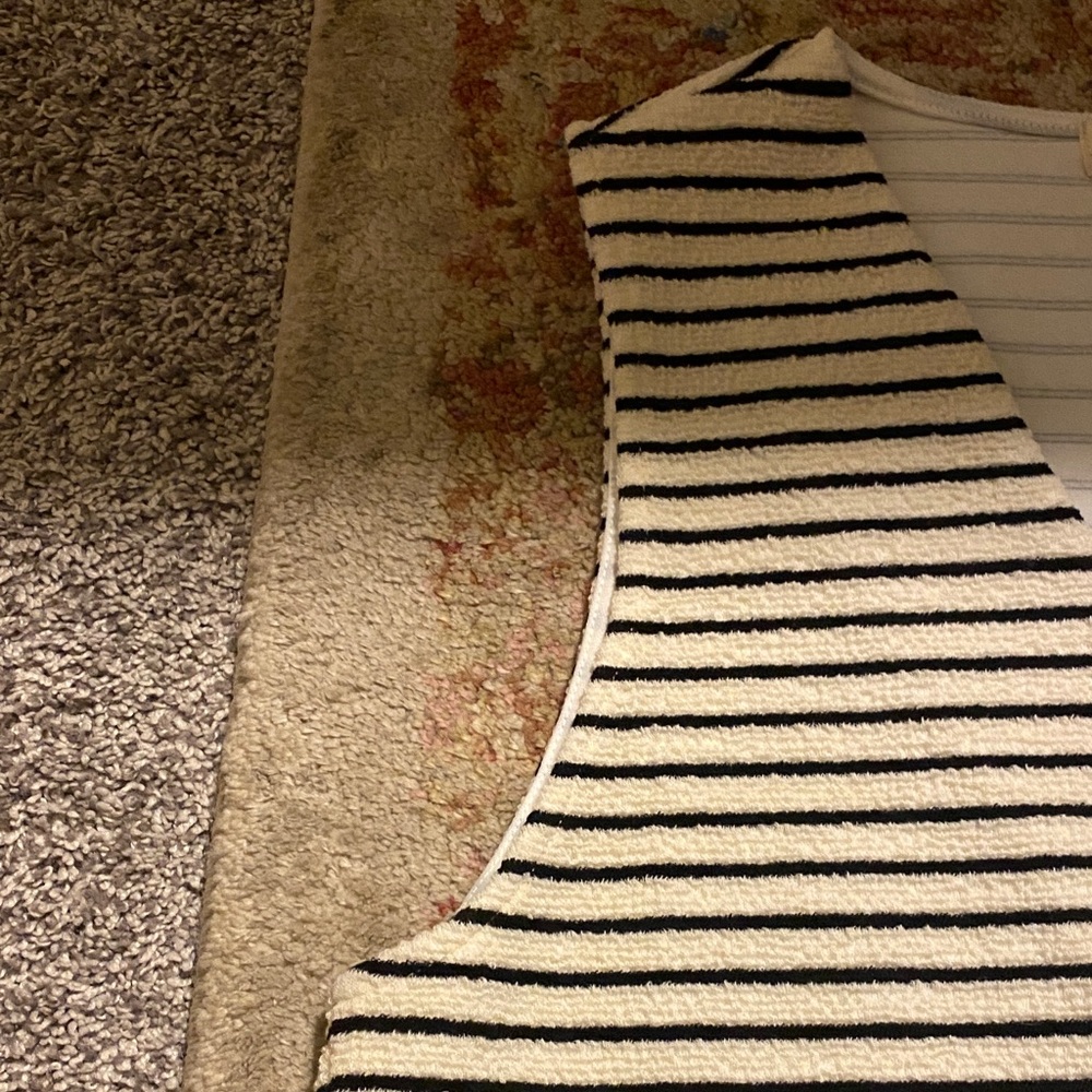 Striped Sleeveless Button Down Top - Picture 4 of 4